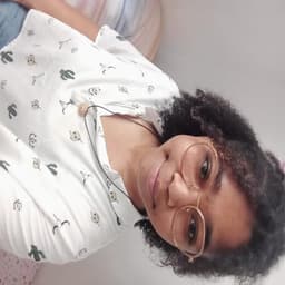 Lailla R.