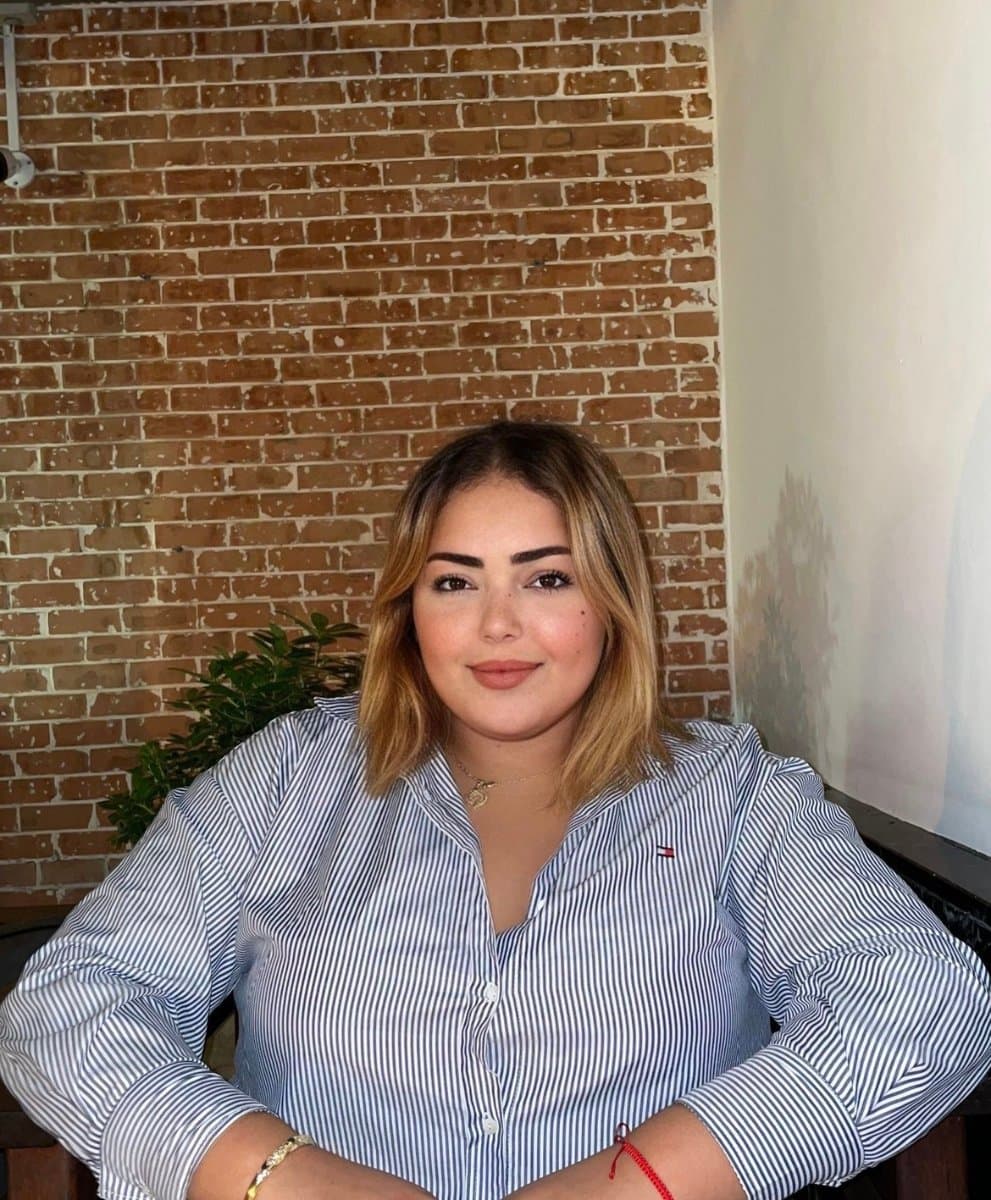 Lina E.